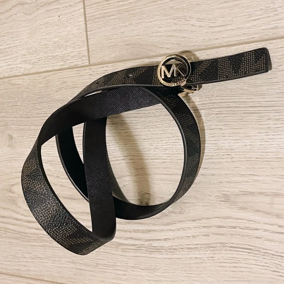 Michael Kors Twist Reversible monogram MK Logo waist Belt Gold Tone Logo Buckle - Picture 2 of 6